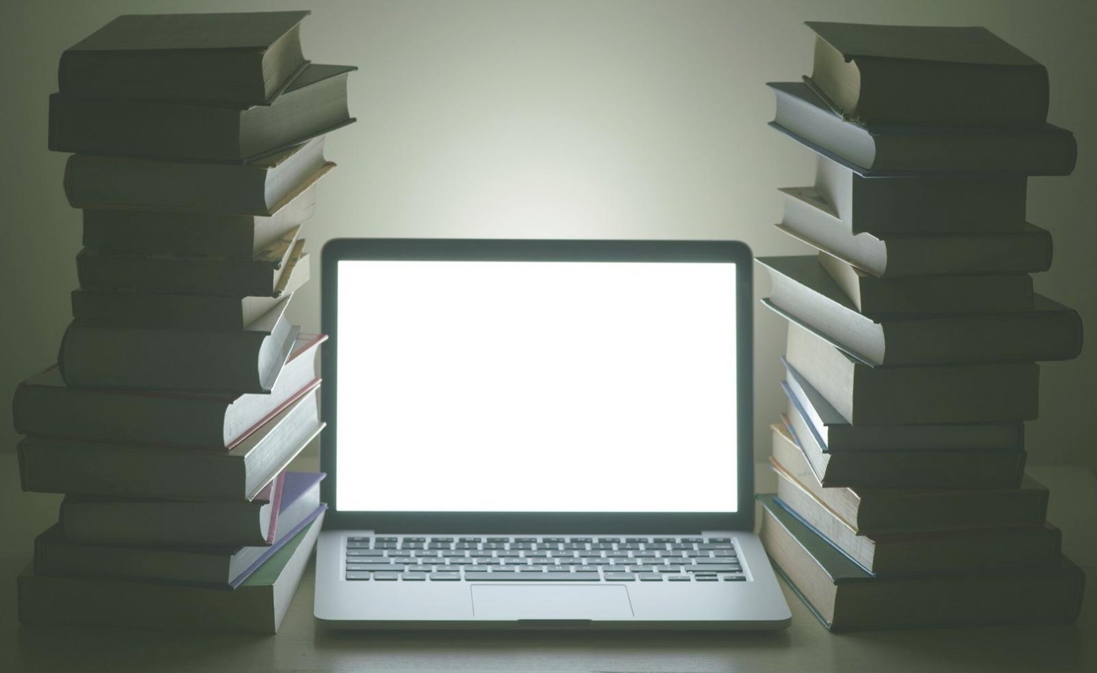 Analyse de documents financiers et rapports d'entreprise pour apprentissage